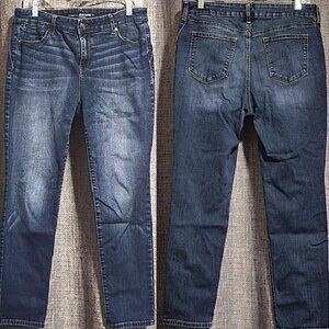 Chico's The Platinum Jegging Women's Size 1 / 8 Petite Stretch Distressed Denim